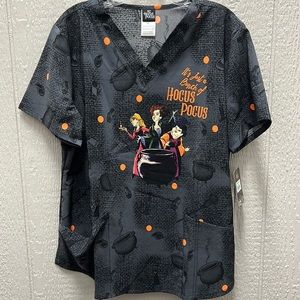 Disney Hocus Pocus scrub top size women’s large